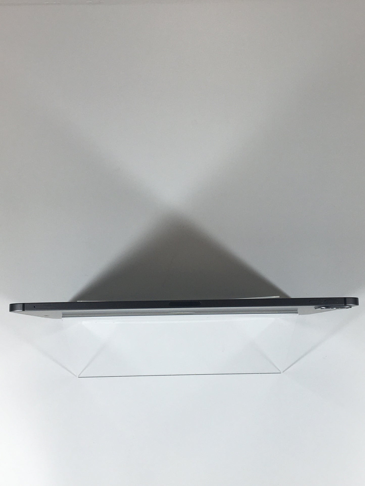 Unlocked Apple iPad Pro 12.9" 5th Gen 256GB 18.3 Space Gray MHNW3LL/A