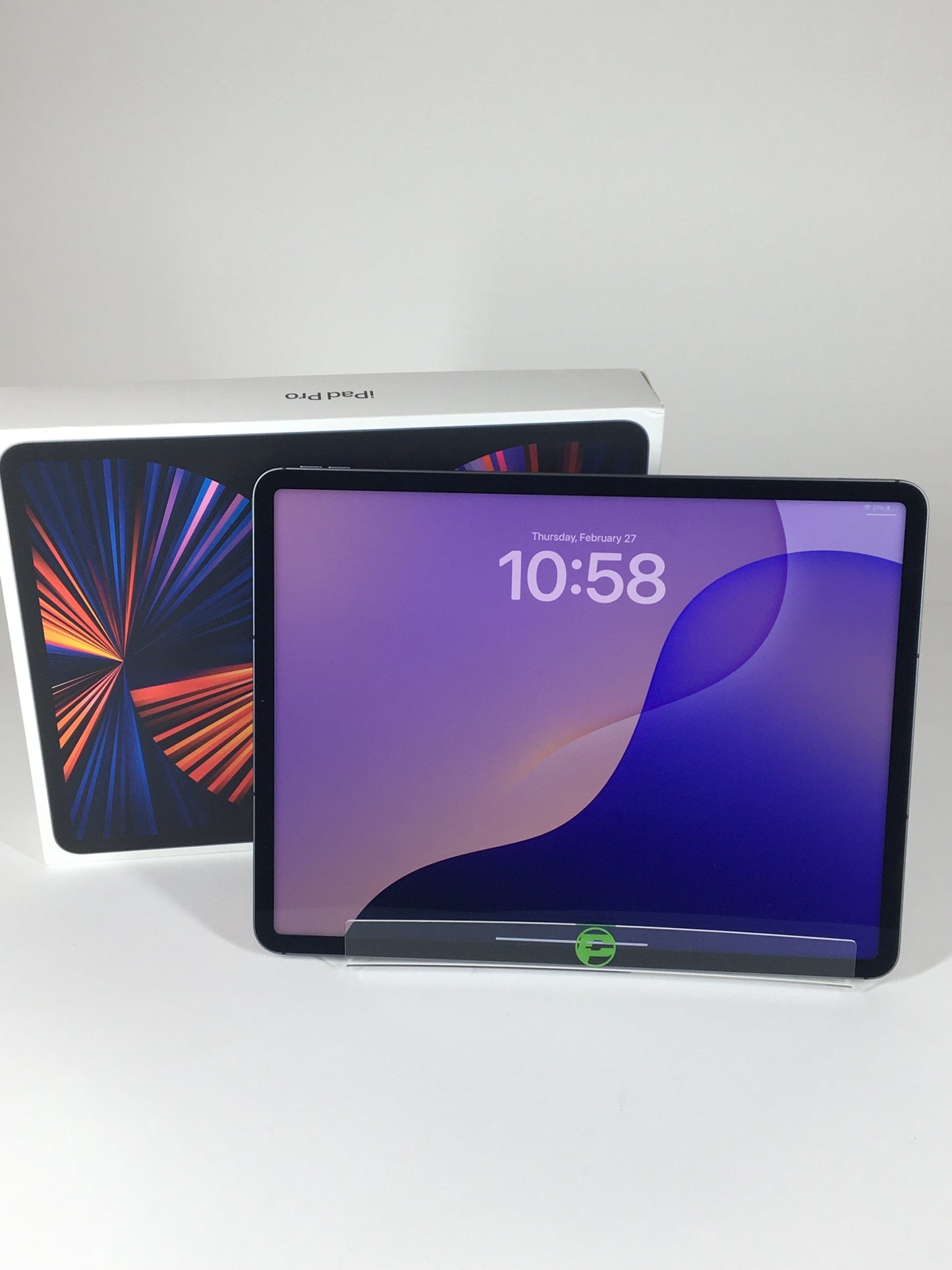 Unlocked Apple iPad Pro 12.9" 5th Gen 256GB 18.3 Space Gray MHNW3LL/A