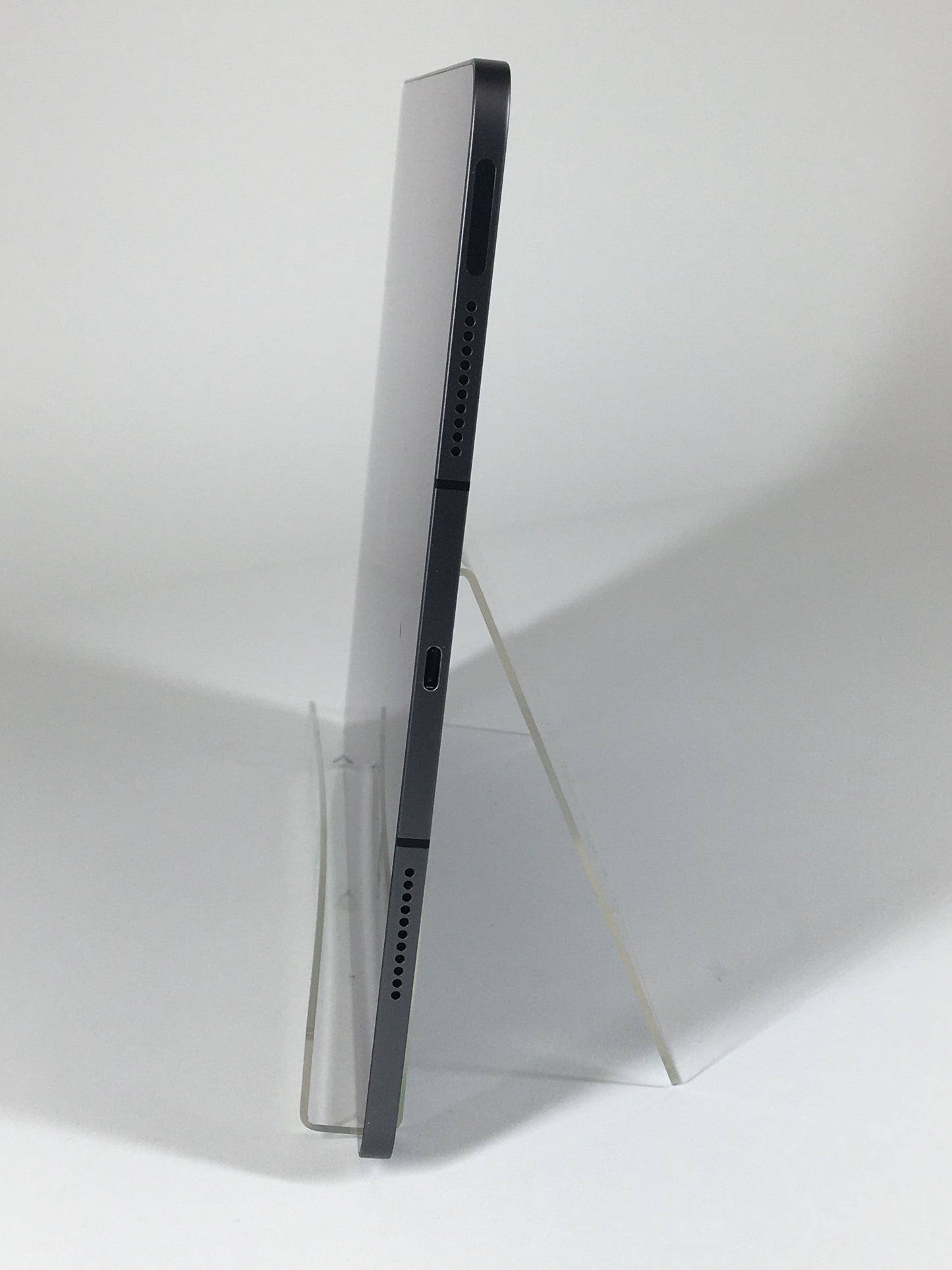 Unlocked Apple iPad Pro 12.9" 5th Gen 256GB 18.3 Space Gray MHNW3LL/A