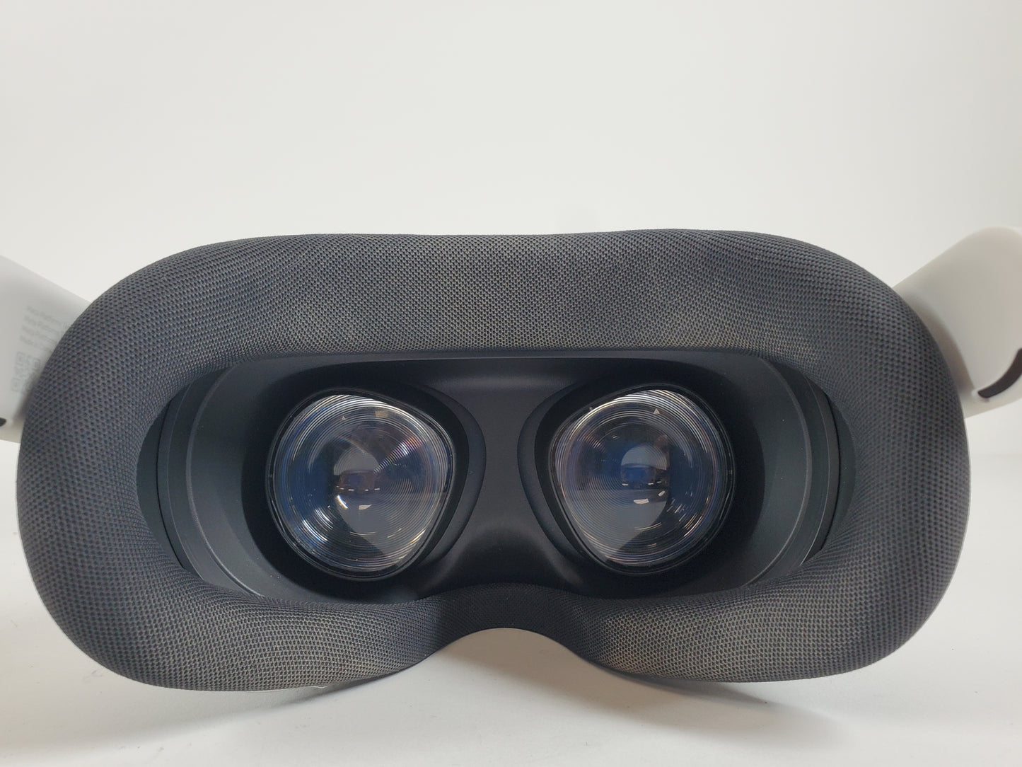Meta Quest 3S 128GB Standalone All-in-One VR Headset P97