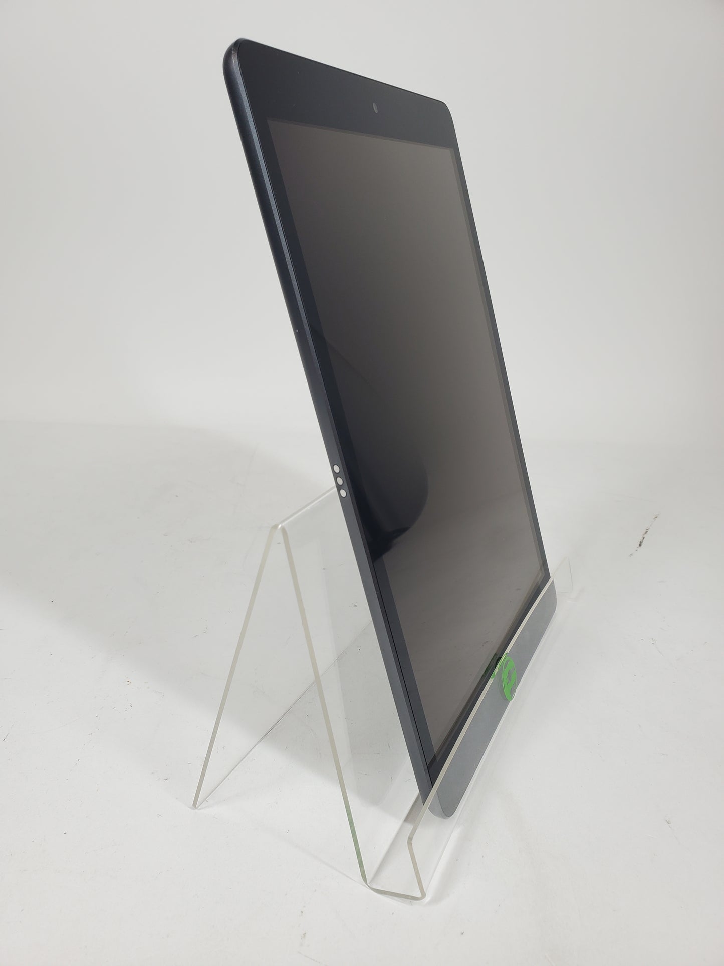 WiFi Only Apple iPad 9th Gen 64GB 17.6.1 SPACE GRAY MK2K3LL/A