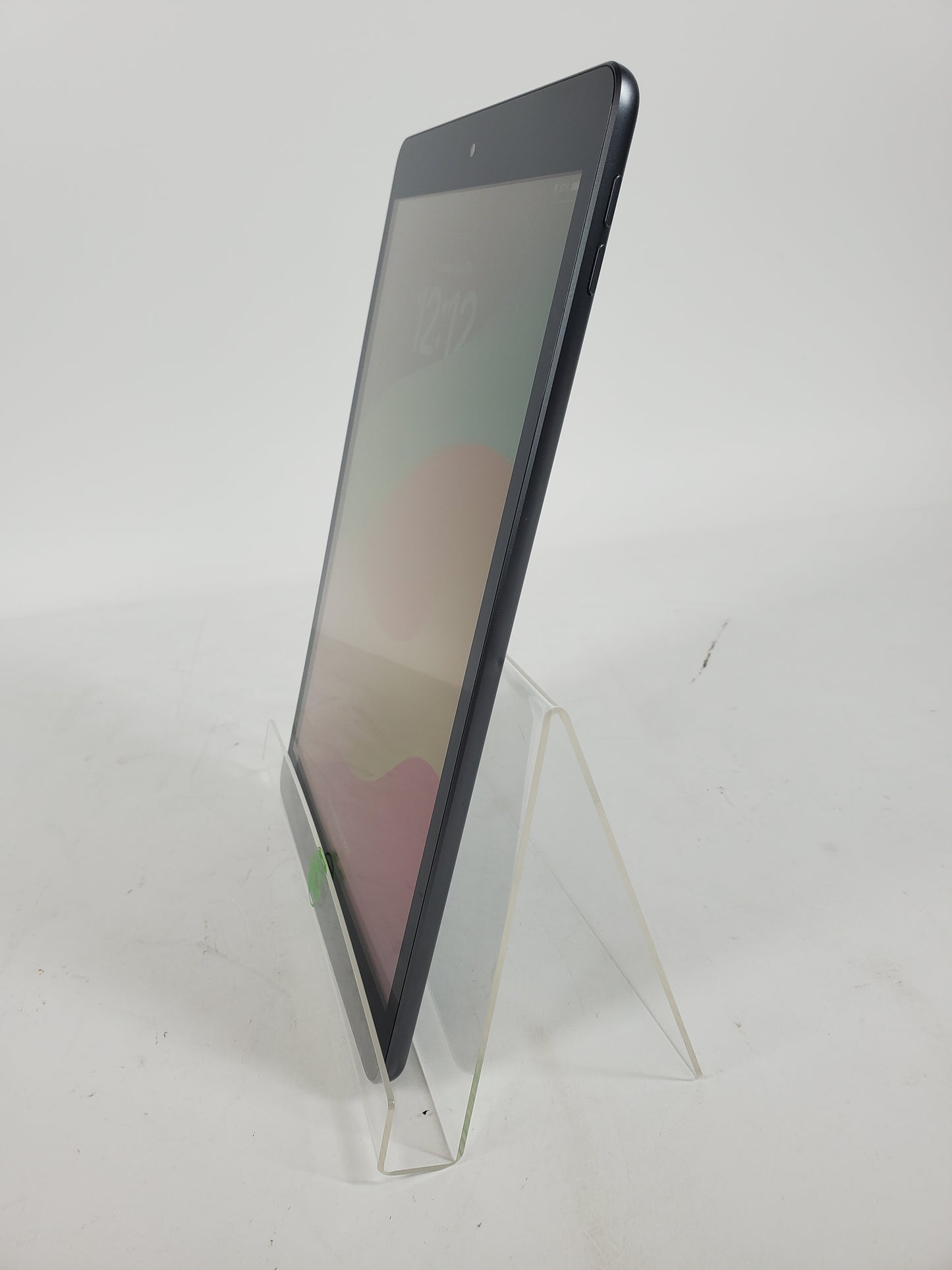 WiFi Only Apple iPad 9th Gen 64GB 17.6.1 SPACE GRAY MK2K3LL/A