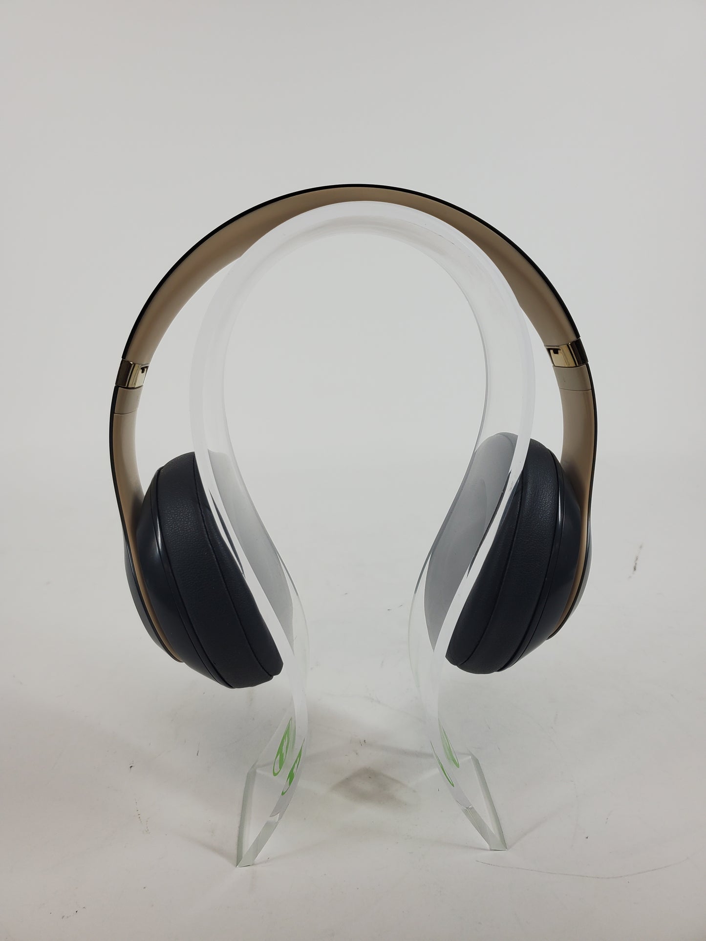 Beats Studio3 Wireless Over-Ear Bluetooth Headphones Black Gold A1941