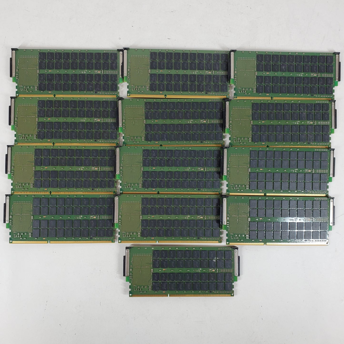 LOT OF 12 IBM 64GB 8GX72 SERVER RAM 31EA