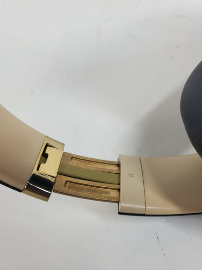 Beats Studio3 Wireless Over-Ear Bluetooth Headphones Black Gold A1941