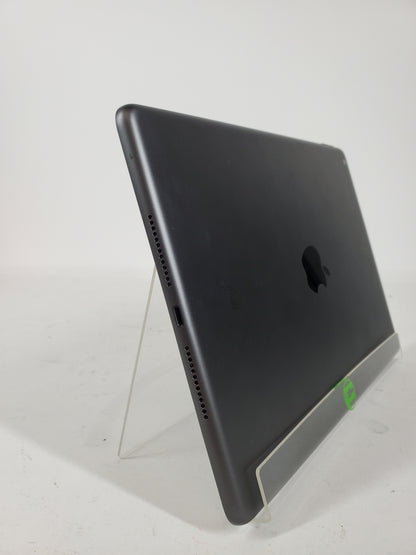 Broken WiFi Only Apple iPad 7th Gen 32GB 18.3.1 MW742LL/A CRACKED