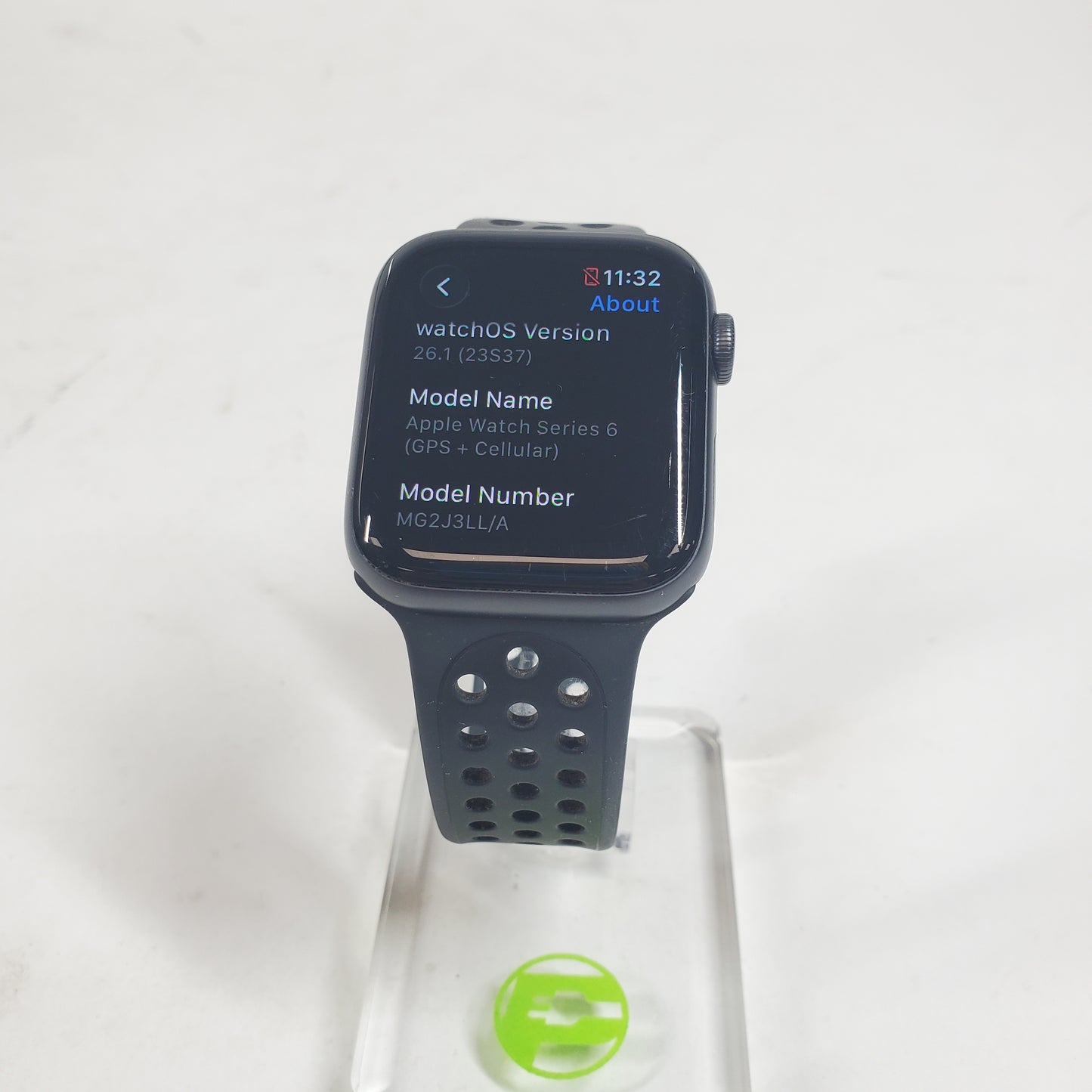 Factory Unlocked Apple Watch Series 6 44MM Space Gray Aluminum Nike Sport Band MG2J3LL/A