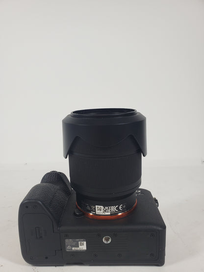 Sony Alpha 7 IV 33MP Digital SLR DSLR Camera 196 Shutter Count Camera Kit
