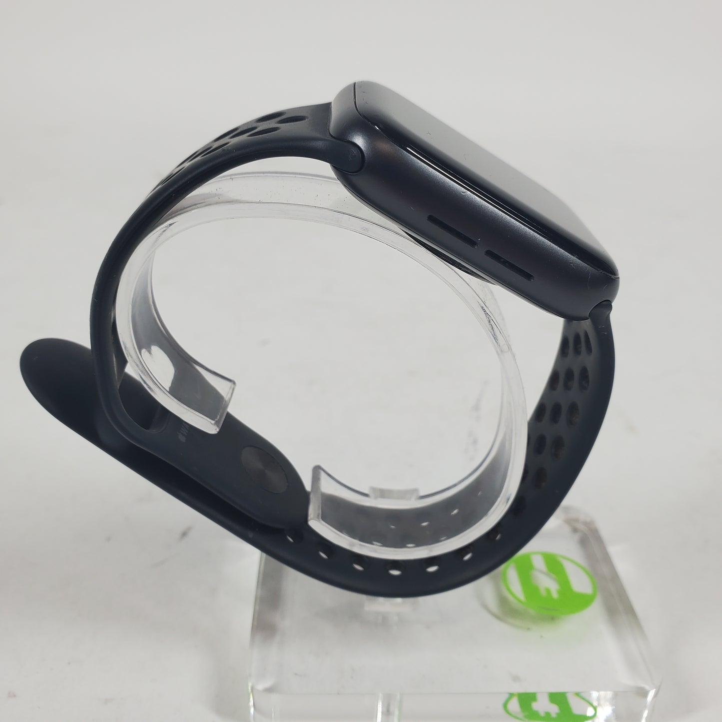 Factory Unlocked Apple Watch Series 6 44MM Space Gray Aluminum Nike Sport Band MG2J3LL/A