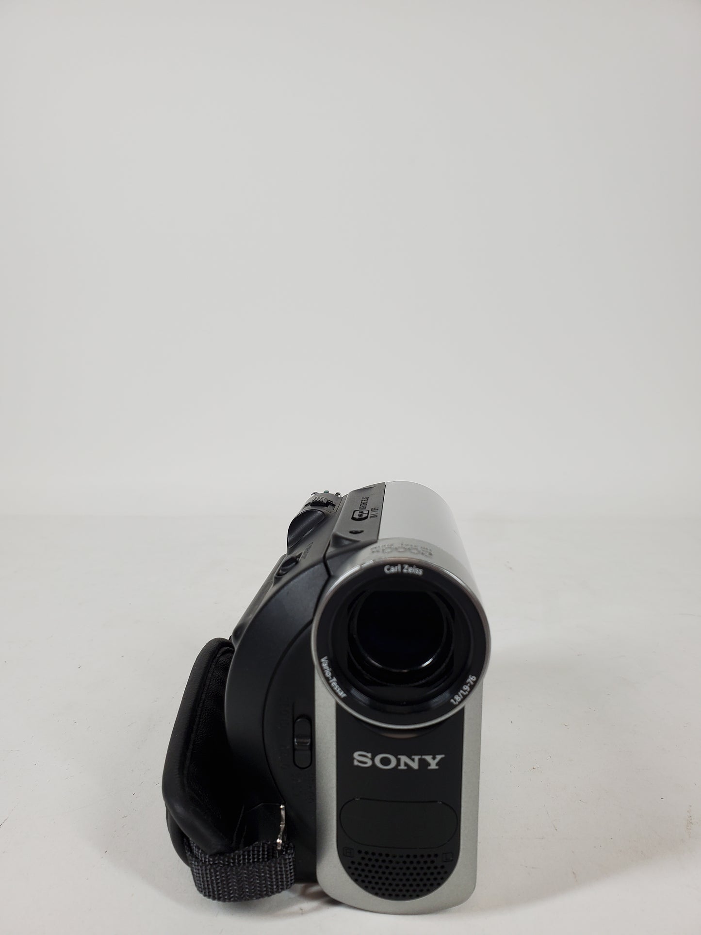Sony Handycam MiniDV Video Camcorder DCR-HC52