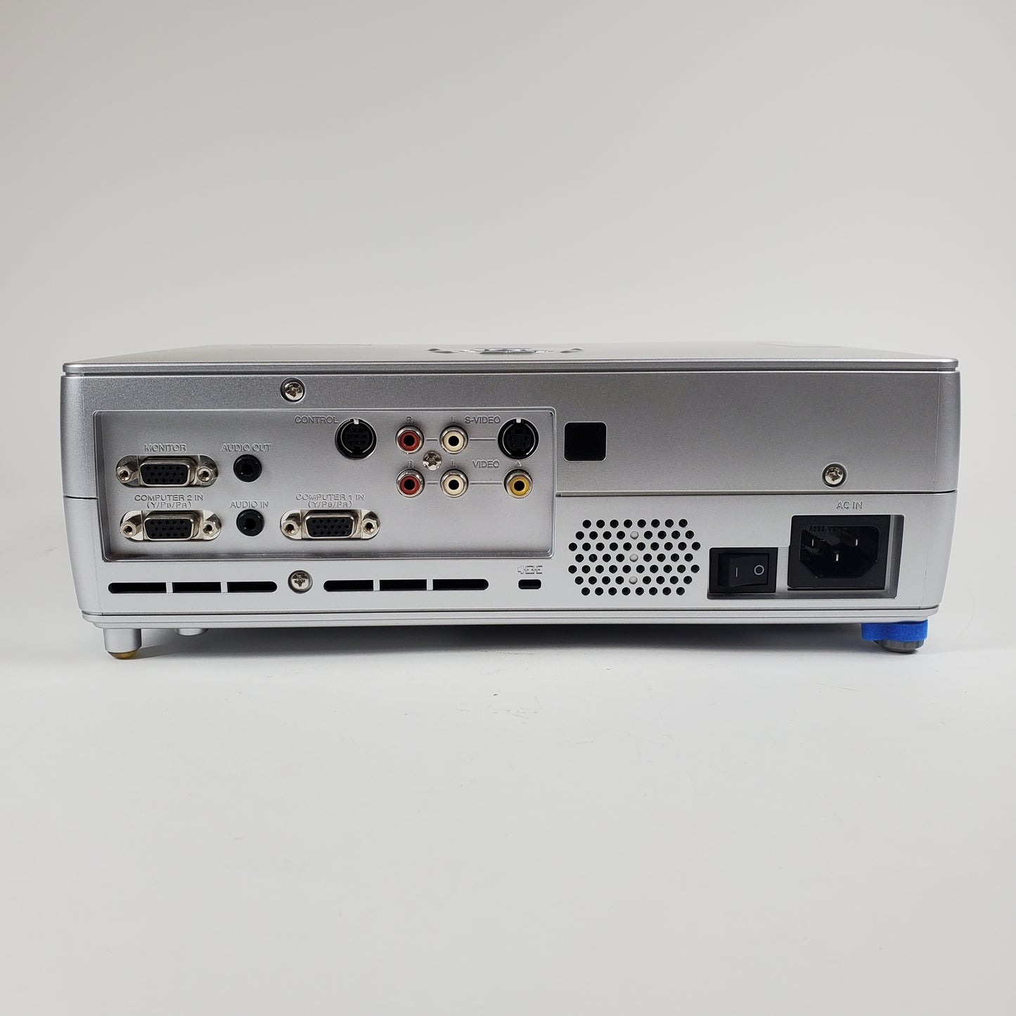 Toshiba TDP-S35 800 x 600 SVGA 1800 Lumens DLP Projector TDP-S35