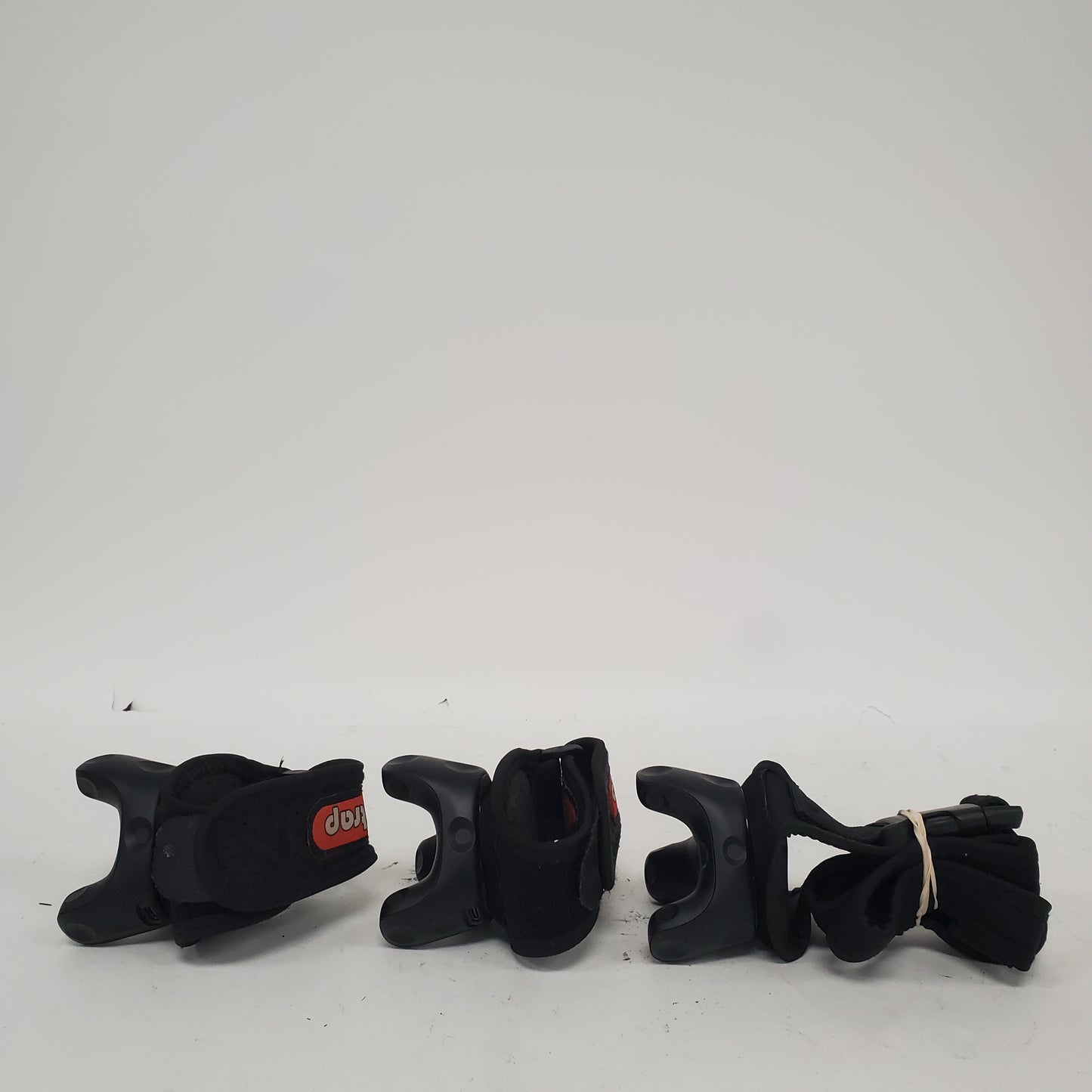 Lot of 3 HTC Vive Tracker 3.0 with Dongle and Dongle Cradle 2QAB100 