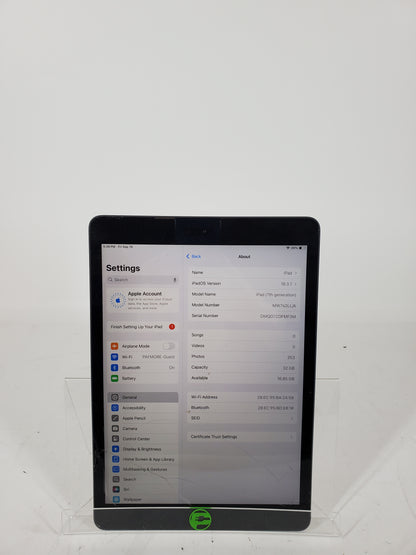 Broken WiFi Only Apple iPad 7th Gen 32GB 18.3.1 MW742LL/A CRACKED