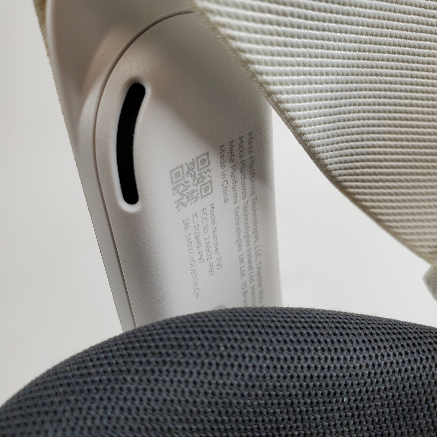 Meta Quest 3S 128GB Standalone All-in-One VR Headset PN7