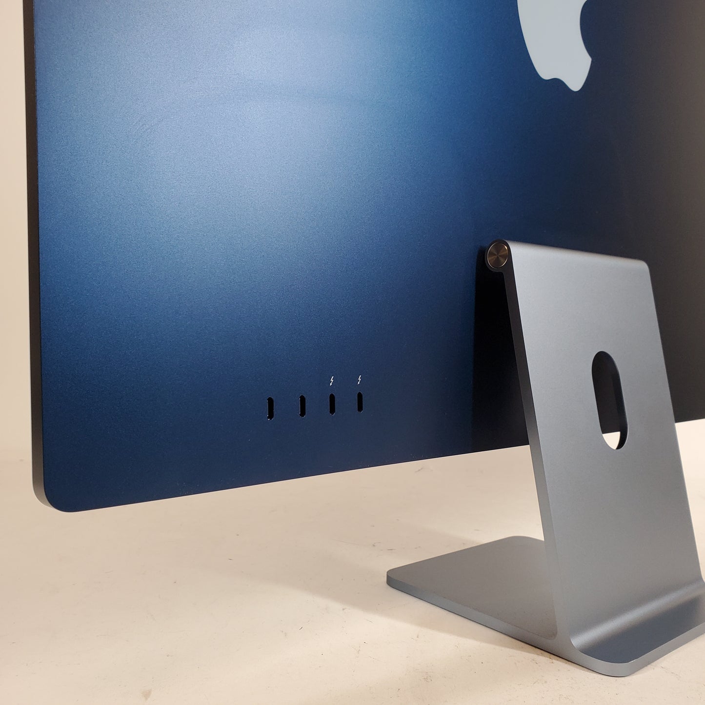 2021 Apple iMac 24" M1 3.2GHz 8GB RAM 256GB SSD Blue MGPK3LL/A