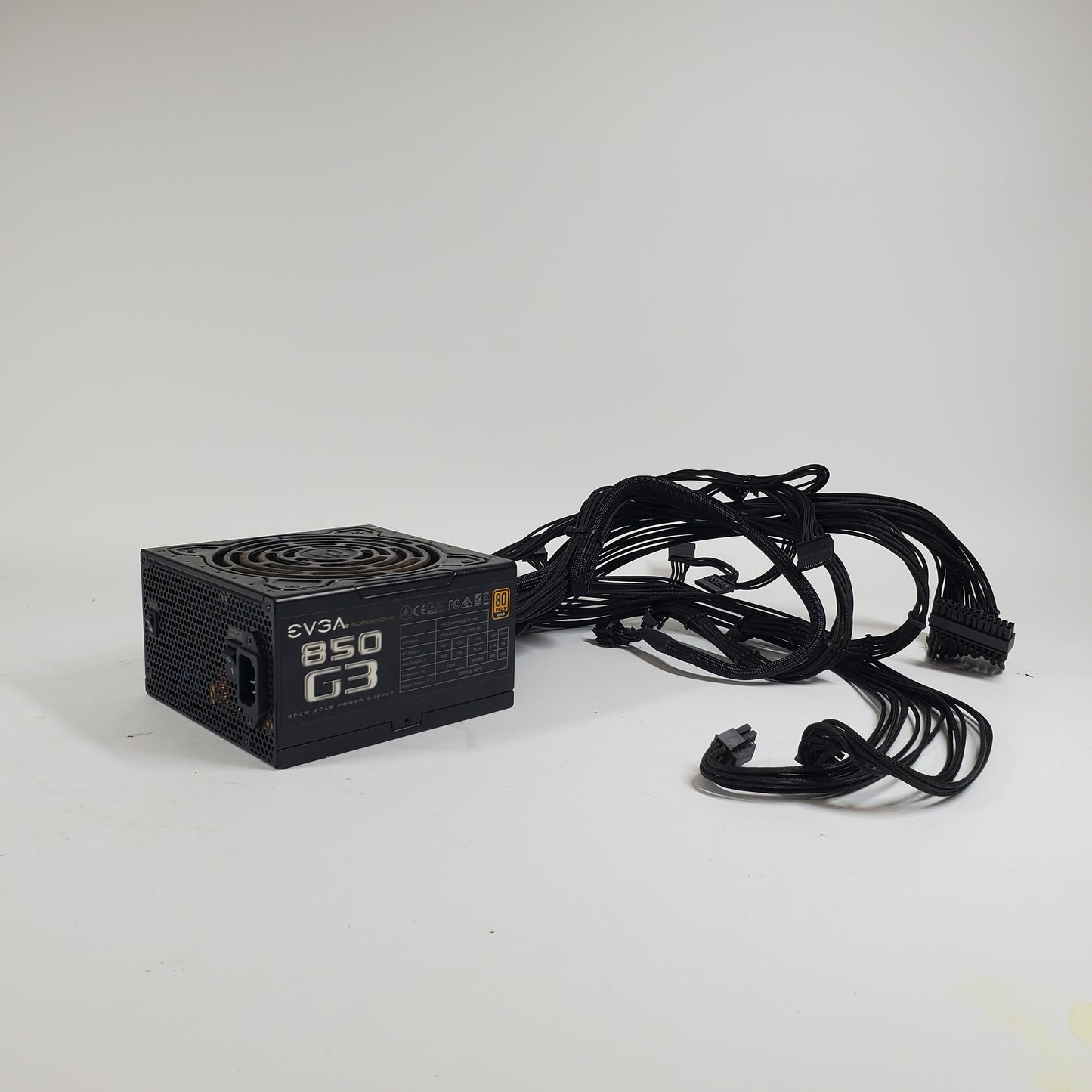 EVGA 850 G3 220-G3-0850-X1 80 Plus Gold 850 W Fully Modular ATX12V / EPS12V