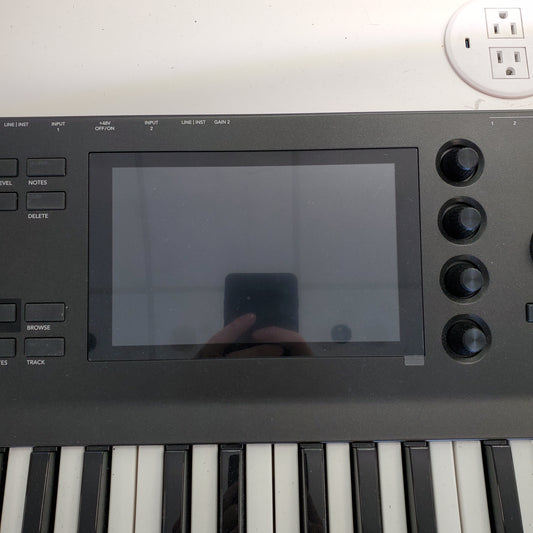 Akai MPC Key 61 Standalone Synthesizer Keyboard MPCKEY61XUS