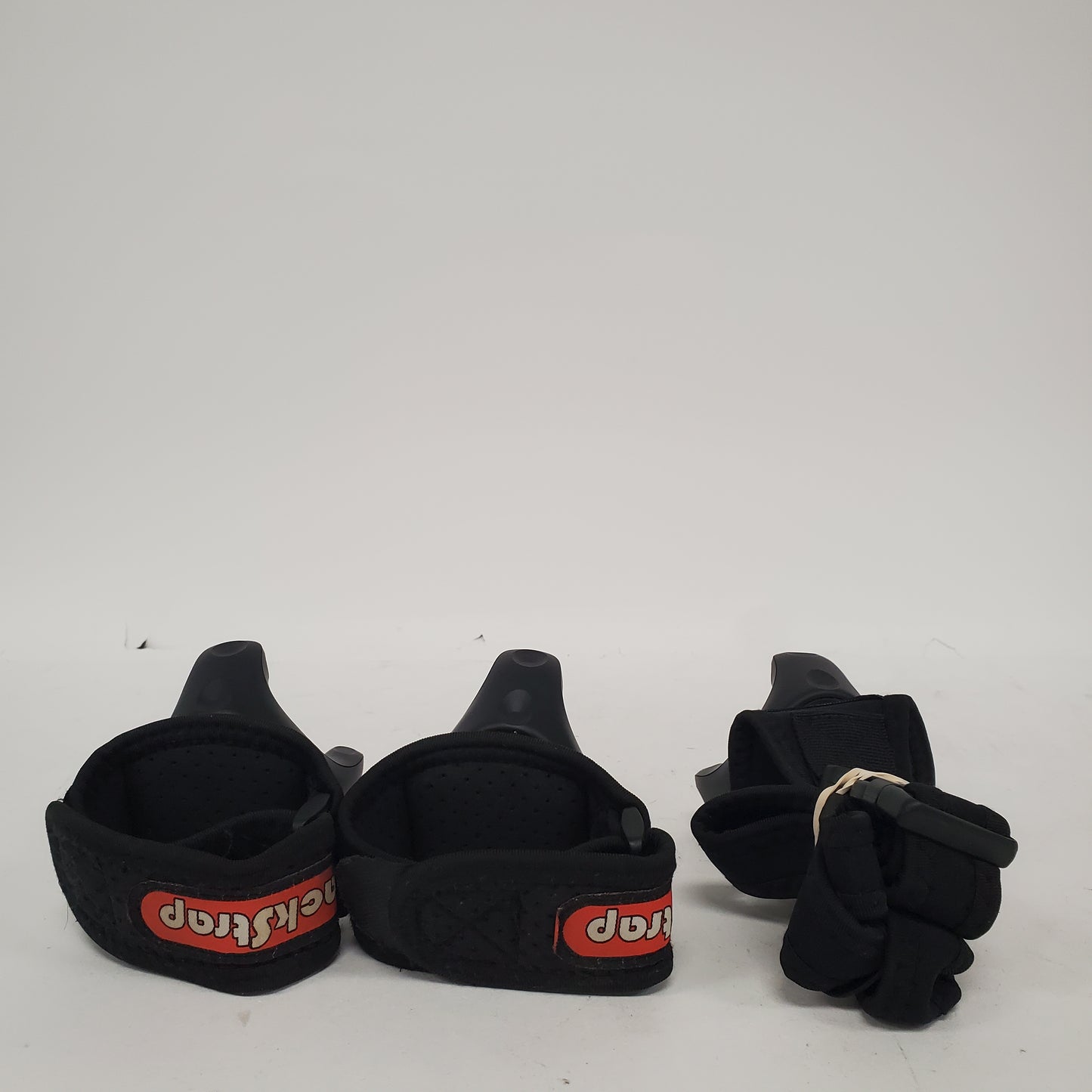 Lot of 3 HTC Vive Tracker 3.0 with Dongle and Dongle Cradle 2QAB100 