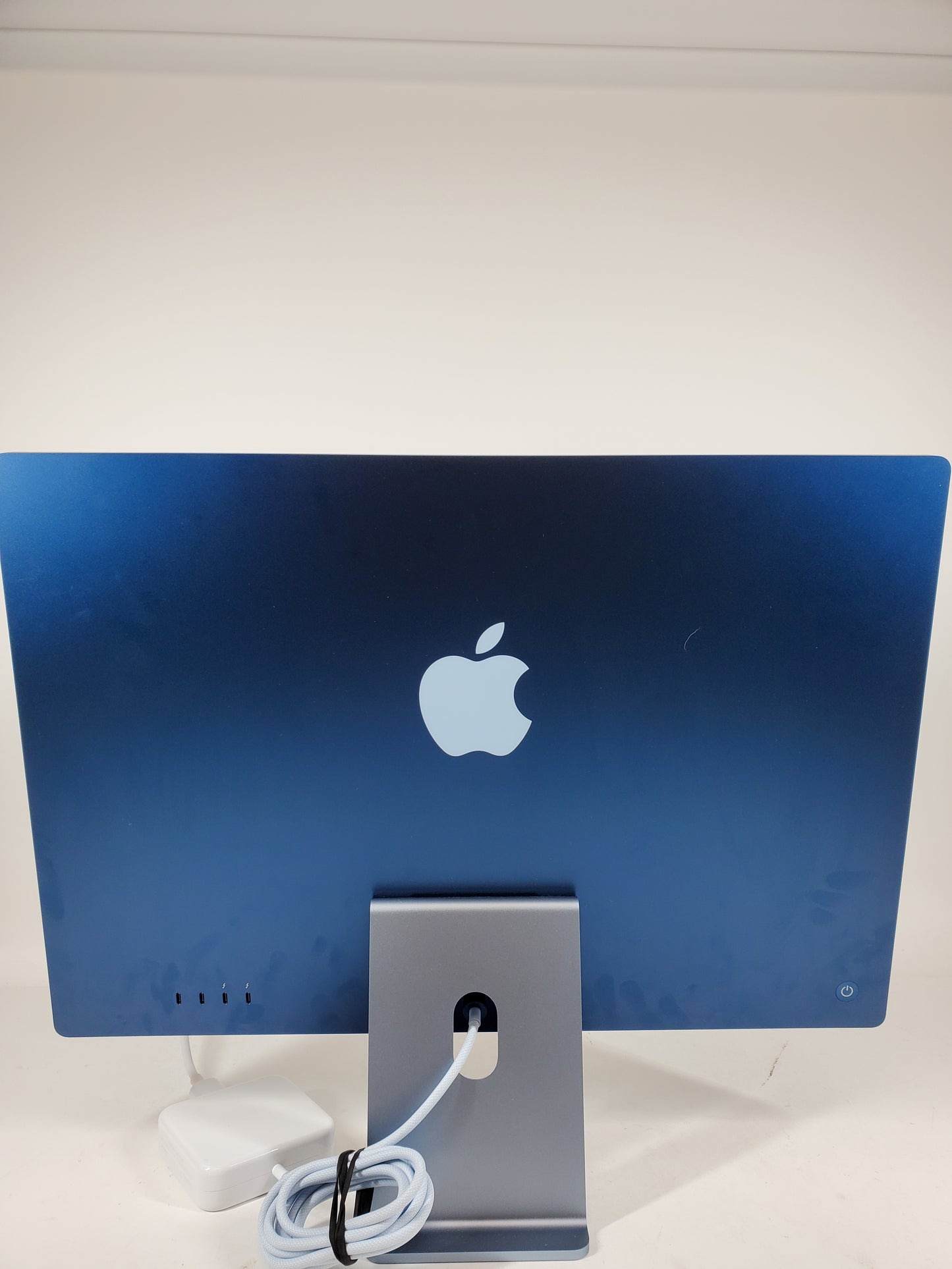 2021 Apple iMac 24" M1 3.2GHz 8GB RAM 256GB SSD Blue MGPK3LL/A