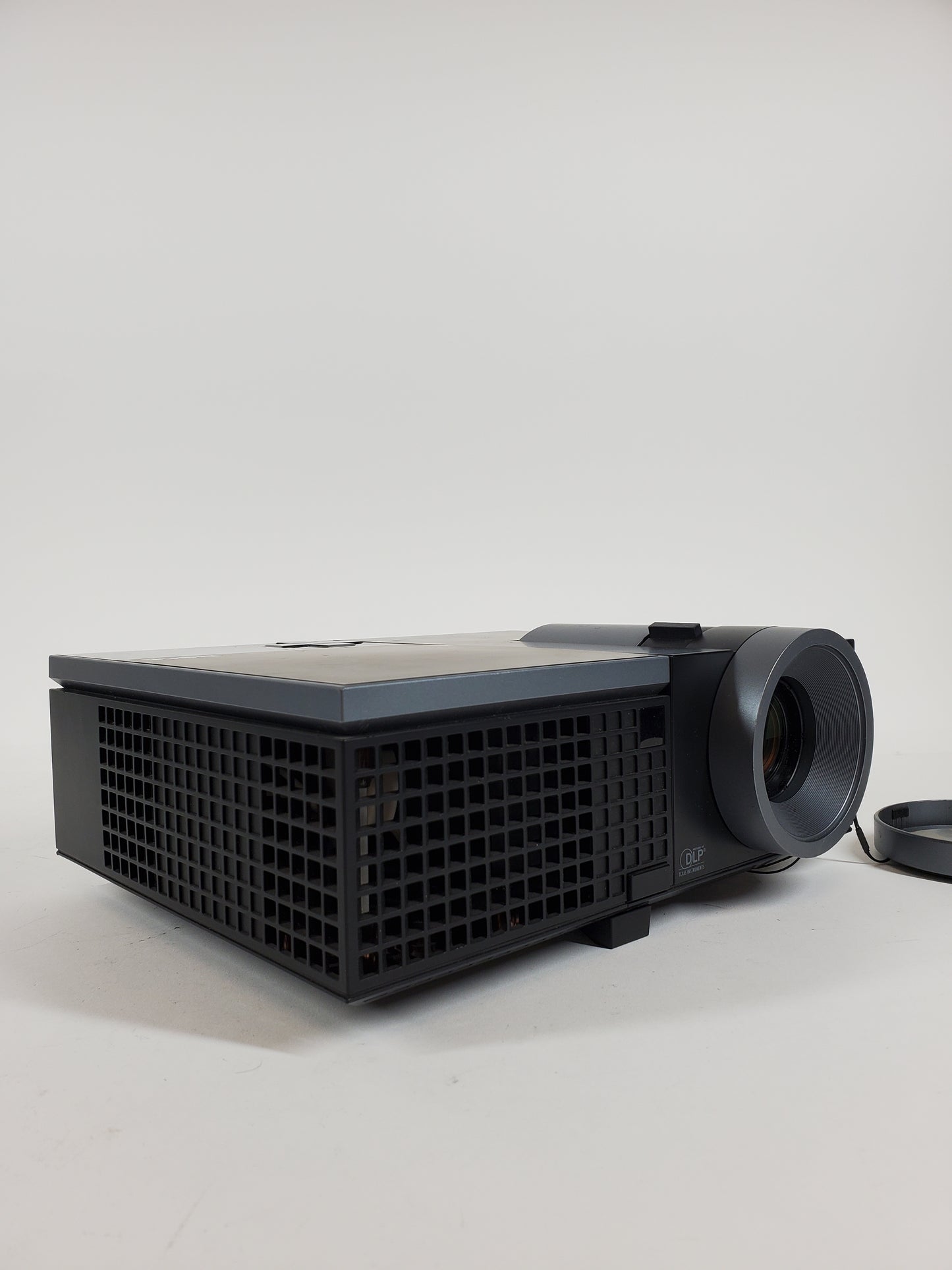 Dell 4210x 1024 x 768 XGA 3500 PROJECTOR 4210X