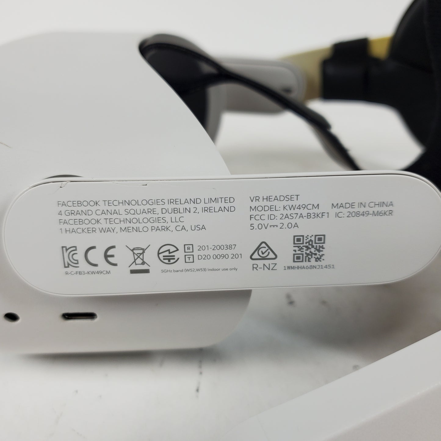 Meta Quest 2 64GB VR System KW49CM Headset Only