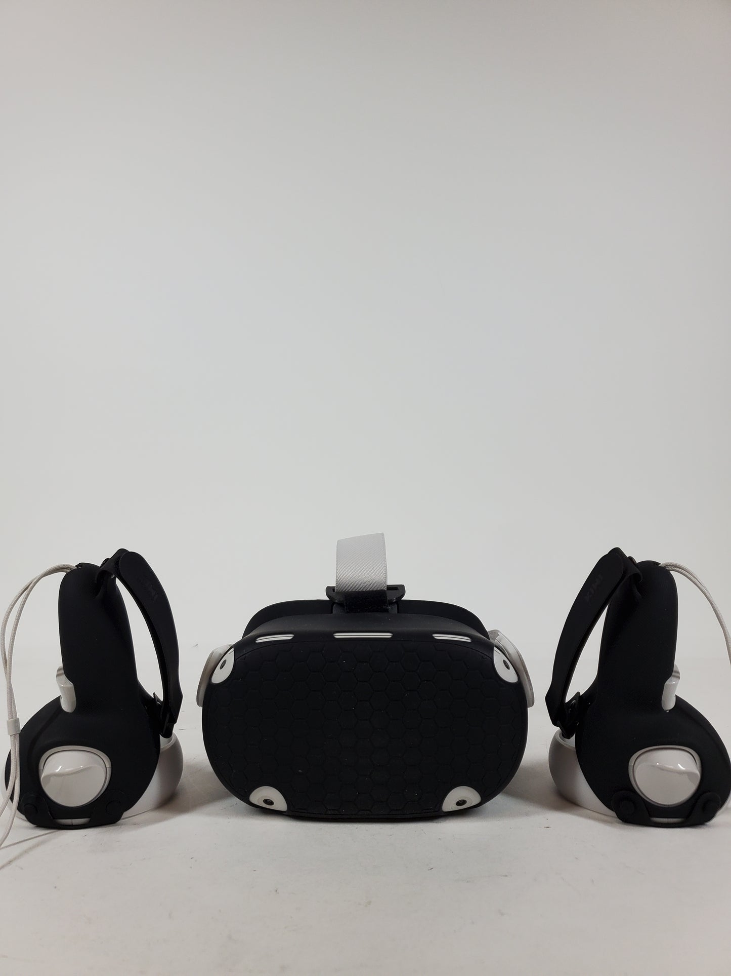 Meta Quest 2 256GB Standalone All-in-One VR Headset KW49CM with Extras