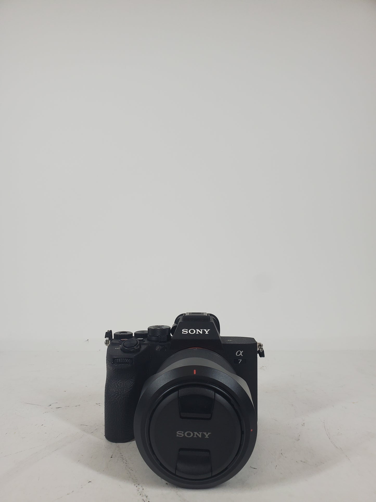 Sony Alpha 7 IV 33MP Digital SLR DSLR Camera 196 Shutter Count Camera Kit