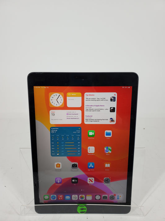 Broken WiFi Only Apple iPad 7th Gen 32GB 18.3.1 MW742LL/A CRACKED