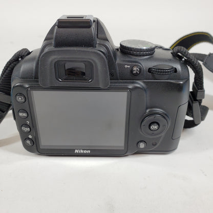 Nikon D3000 DSLR Camera 18-55mm Lens VR Kit 10.2 MP 6979 Shutter Count