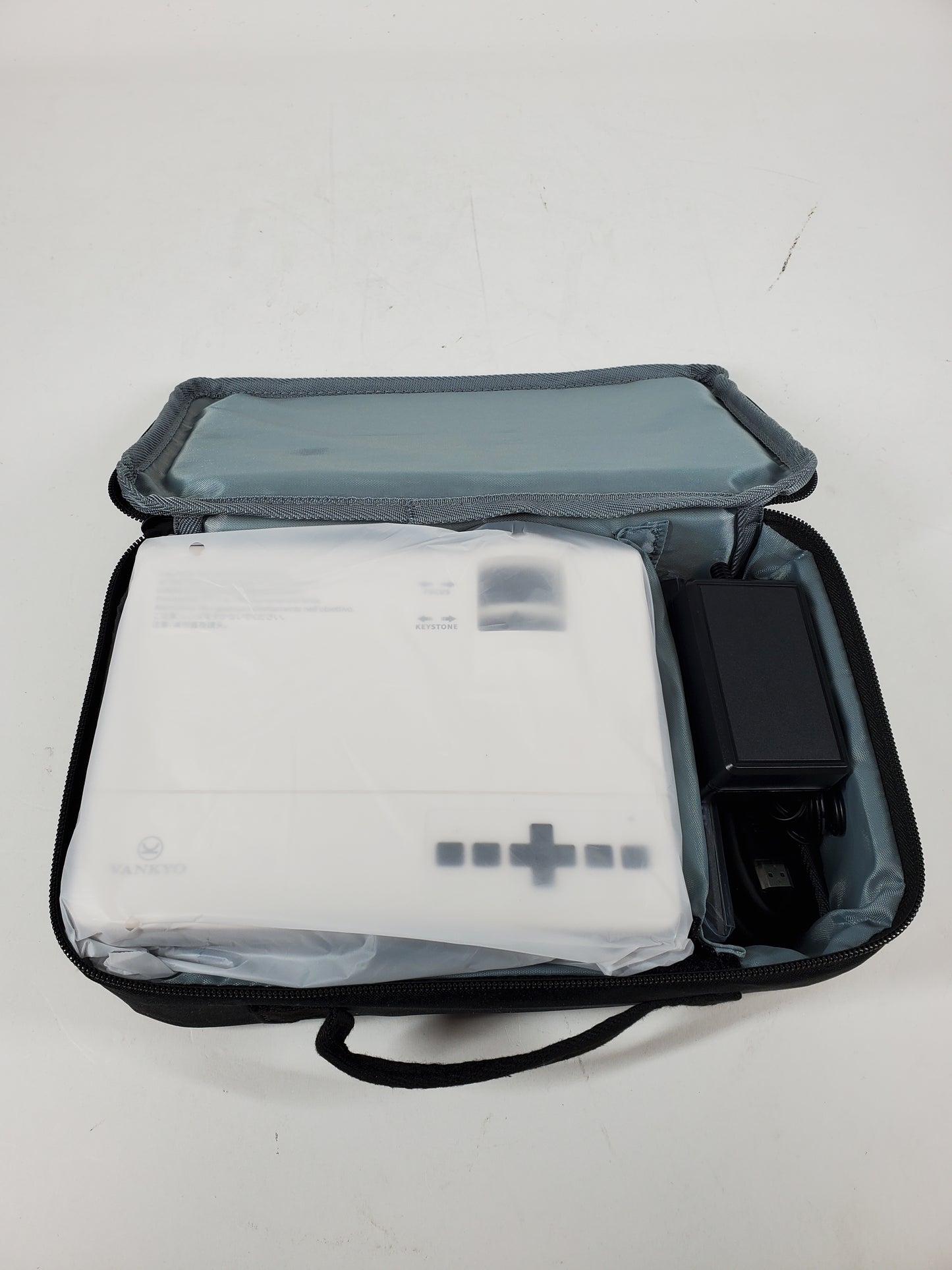 Vankyo Leisure 3W 800 x 480 50 Lumens LCD Projector LEISURE 3W