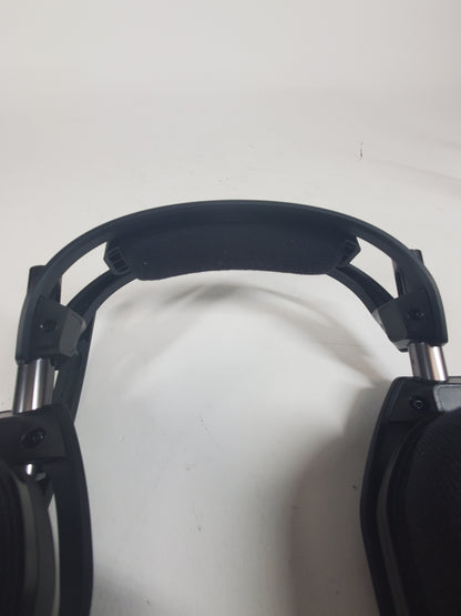 Broken Logitech A50X Lightspeed Gaming Headset Black A00186 Dosen't Hold Charge