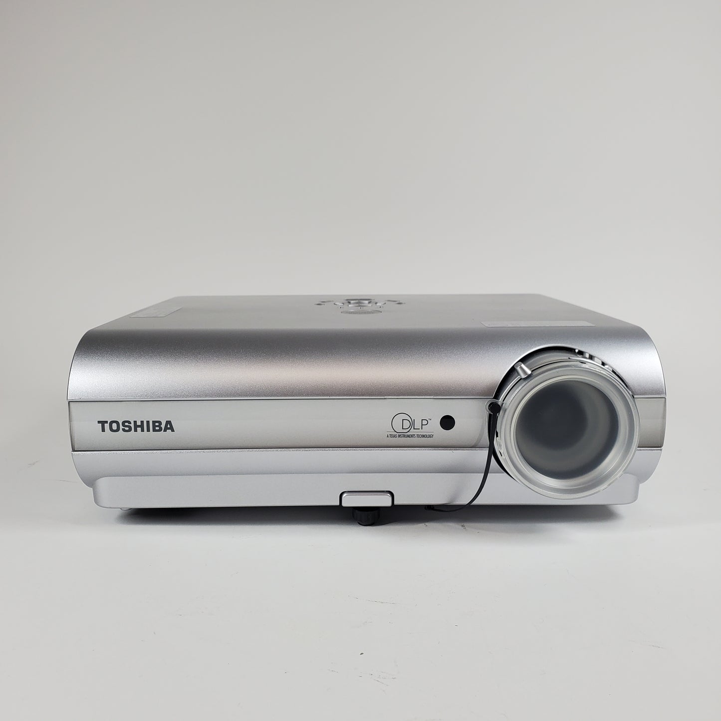 Toshiba TDP-S35 800 x 600 SVGA 1800 Lumens DLP Projector TDP-S35