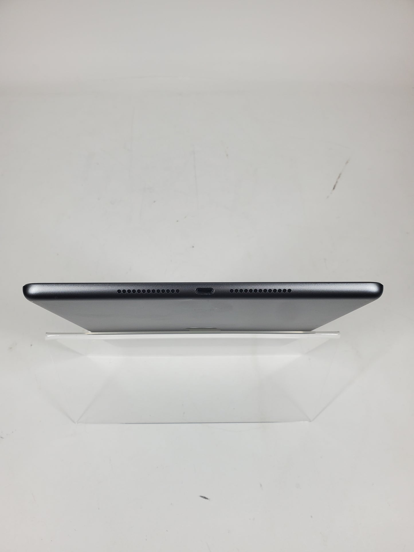WiFi Only Apple iPad 9th Gen 64GB 17.6.1 SPACE GRAY MK2K3LL/A