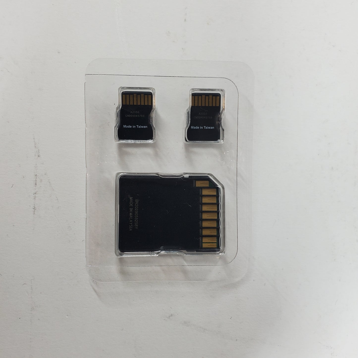 Canon EOS 4000D 18.0MP DSLR Camera + EF-S 55-250mm f/4-5.6 Lens + Accessories