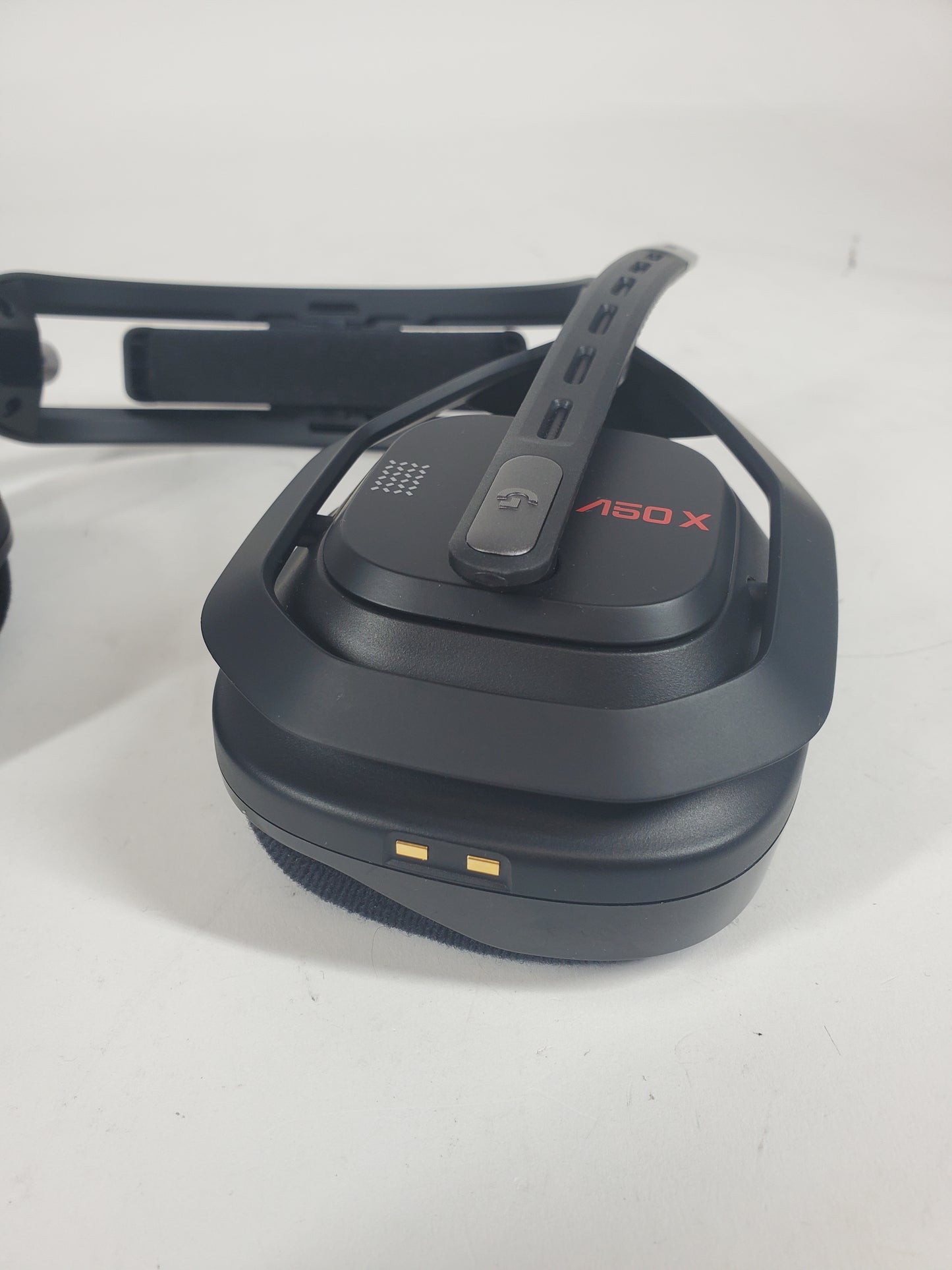Broken Logitech A50X Lightspeed Gaming Headset Black A00186 Dosen't Hold Charge