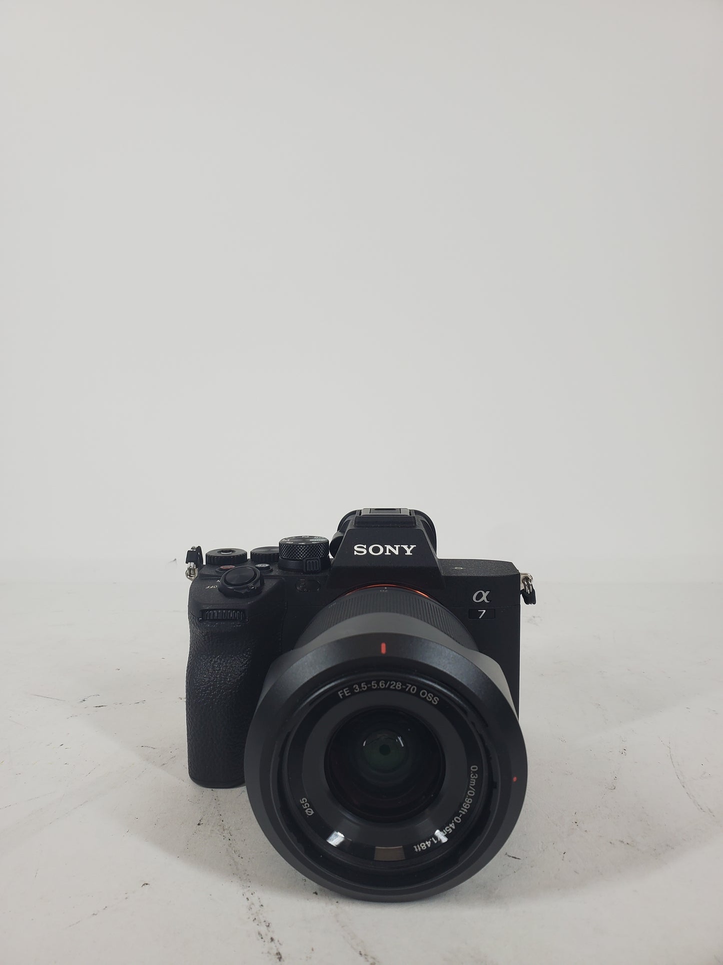 Sony Alpha 7 IV 33MP Digital SLR DSLR Camera 196 Shutter Count Camera Kit